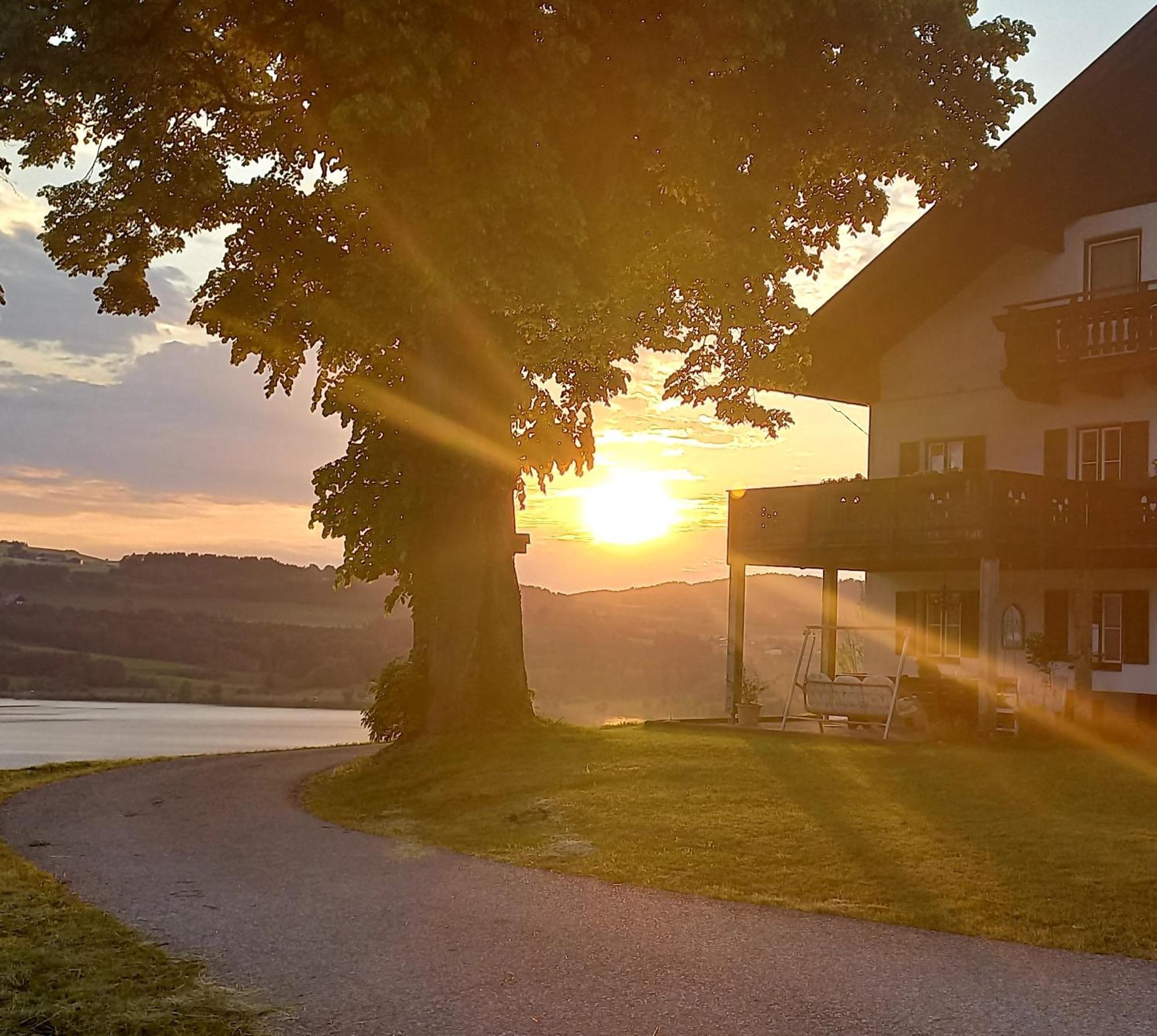 Oberhofen am Irrsee Roiderhof Irrsee מראה חיצוני תמונה